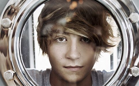 danny-avila-es-vive-482x298.jpg