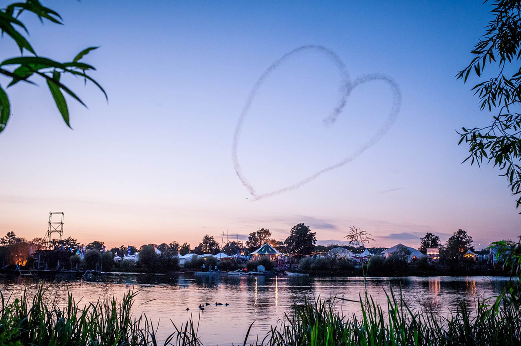 sgp_plane_heart_trails.jpg