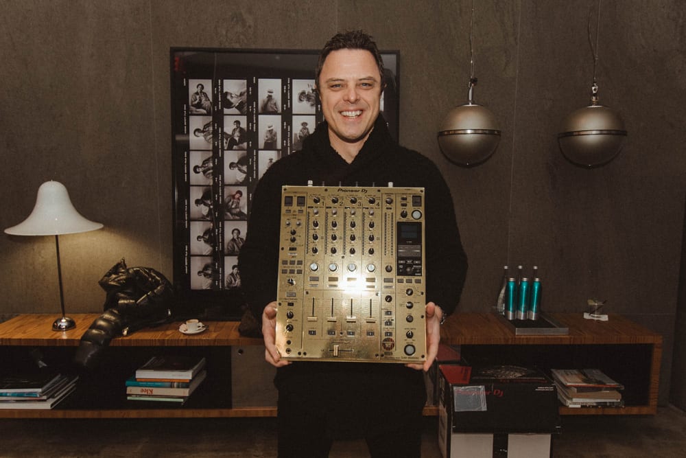 markus-schulz-wins-third-americas-best-dj-title.jpg